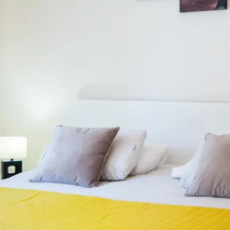 2bed With Rooftop Pool In Marina Village -