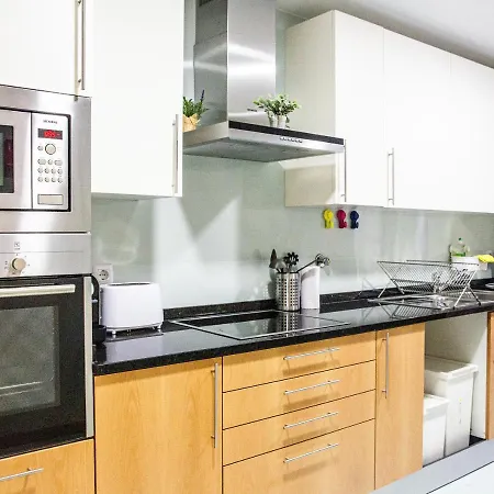 2bed With Rooftop Pool In Marina Village - *