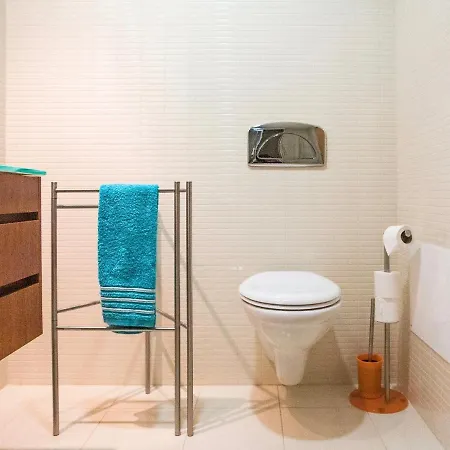 2bed With Rooftop Pool In Marina Village - شقة